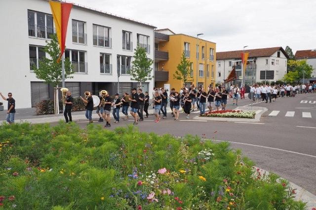 Festumzug vor dem Palmschen Garten