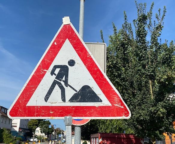 Hinweisschild Baustelle Hinweisschild Baustelle